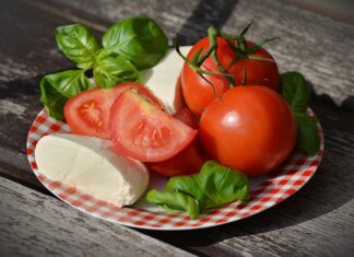 Czy ser mozzarella można jeść w diecie lekkostrawnej?