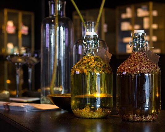 Kiedy płaci się VAT od faktury?