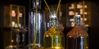 Czy VAT płaci się co miesiąc?